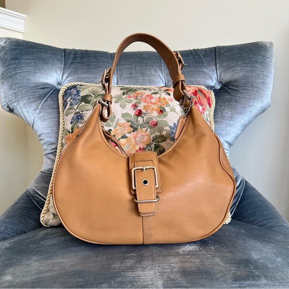 Coach Handbags - Vintage Coach Camel Hampton Hobo 7548 Shoulder Bag
